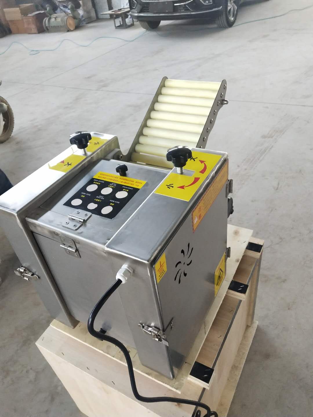 Chinese Factory High Efficiency Dough Press Production Line Dough Skin Maker Machine Wrapper For Sale Stainless Steel Good Quality Samosa Skin - Dumpling Wrapper Machine - 6