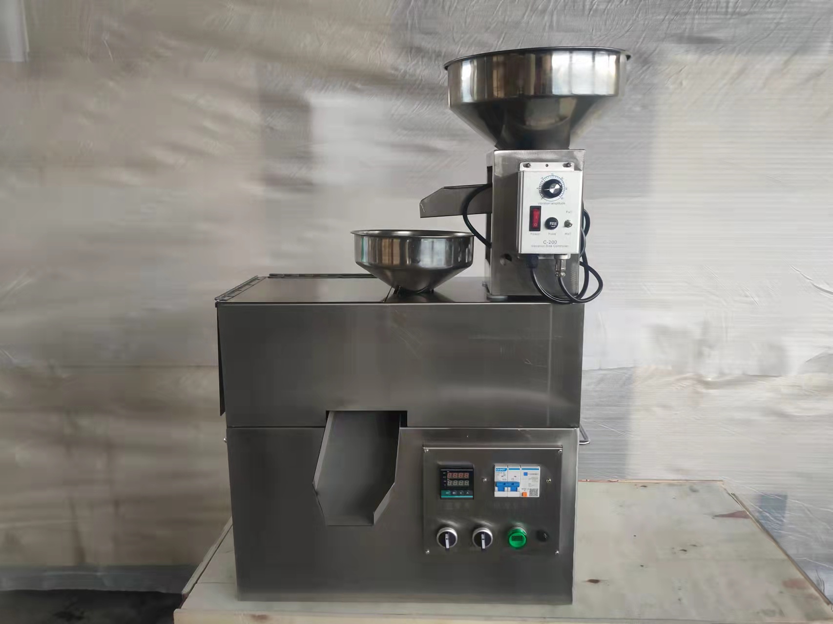 CG-01 Commercial oil press screw press physical press hot and cold press High oil yield oil press with temperature control Processing capacity 10-12.5kg/h - Commercial Oil Pressing Machine - 5