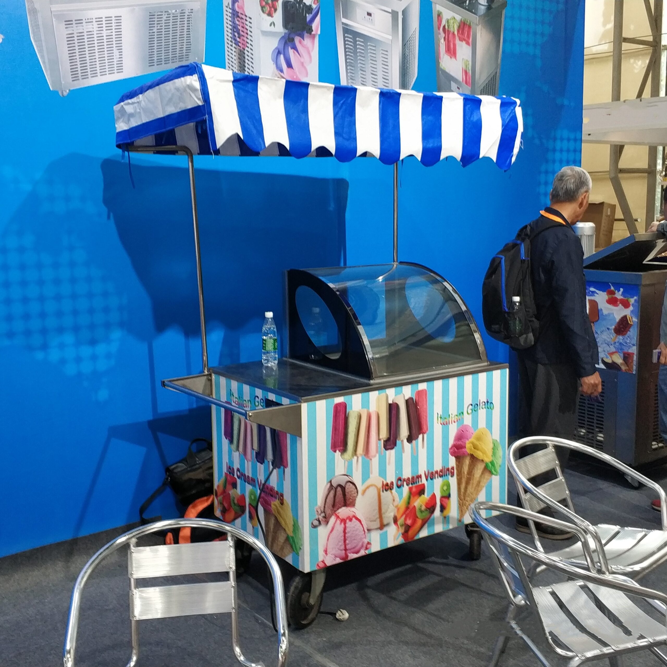 Fashion Italian Gelato Ice Cream Mobile Push Popsicle Showcase Freezers Vending Cart for outdoor - ice cream cart - 2
